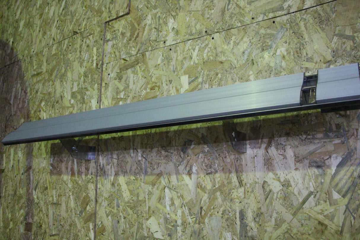 Vegg/tak brakett for  Infrarød varmeovner i SW PRO Serien (kan vinkles 90 gr.) 5401225